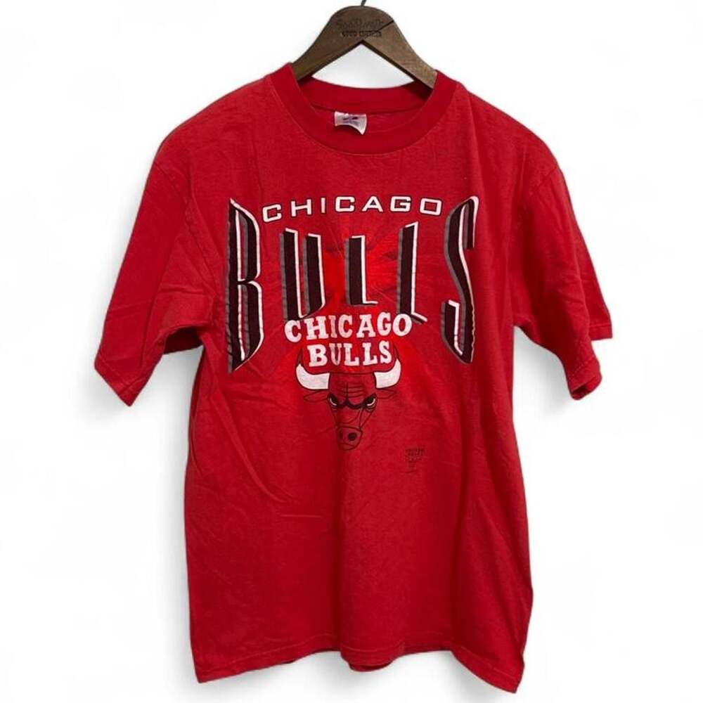Vintage 1990s Chicago Bulls Logo 7 Graphic T-Shirt Red